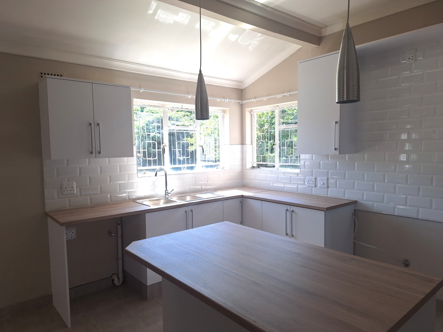 To Let 3 Bedroom Property for Rent in Janssendal Eastern Cape